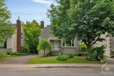 320 BLAKE Boulevard, Vanier and Kingsview Park, ON K1L 6L5