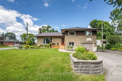 1815 LAXTON Crescent, Belair Park - Copeland Park and Area, ON K2C 2N5