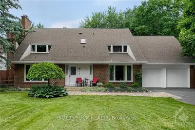 12 KINGSFORD Crescent, Kanata, ON K2K 1T3