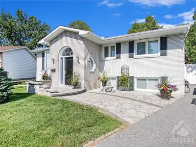 25 COURTNEY Road, Kanata, ON K2L 1M1