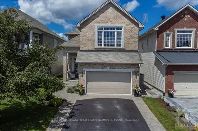 153 AUGUST LILY Crescent, Blossom Park - Airport and Area, ON K1V 2E3