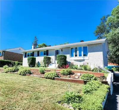 9 ALGONQUIN Street, Petawawa, ON K8H 2A7