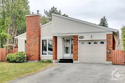 1111 CHATEAU Crescent 1, Orleans - Convent Glen and Area, ON K1C 2C9
