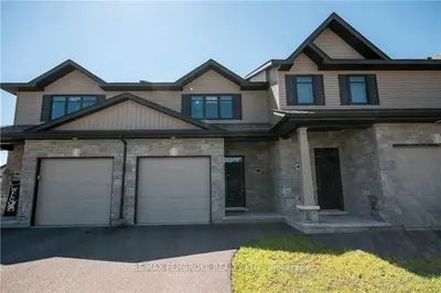 22 MCNAMARA Street, Petawawa, ON K8H 0C4