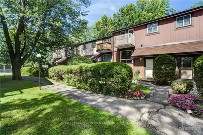 403 Montfort Street 7, Vanier and Kingsview Park, ON K1L 8G8