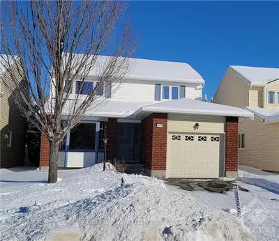 1625 CHAMPNEUF Drive, Orleans - Convent Glen and Area, ON K1C 6C1