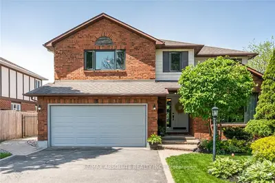8 LONE MEADOW Trail, Stittsville - Munster - Richmond, ON K2S 1C9