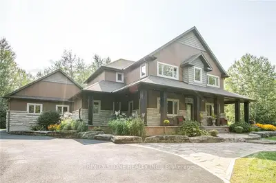 147 COUNTRY CARRIAGE Way, Carp - Huntley Ward, ON K0A 1L0