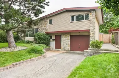 2049 WOODGLEN Crescent, Beacon Hill North - South and Area, ON K1J 6G6