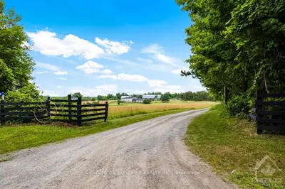 16 BASS Road, Elizabethtown-Kitley, ON K0G 1L0