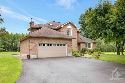 3876 MCBEAN Street, Stittsville - Munster - Richmond, ON K0A 2Z0