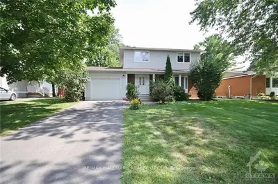 19 Chanonhouse Drive, Stittsville - Munster - Richmond, ON K0A 2Z0