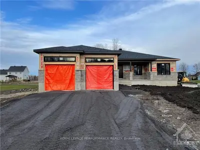 32 DAVID Street, South Stormont, ON K0C 1M0