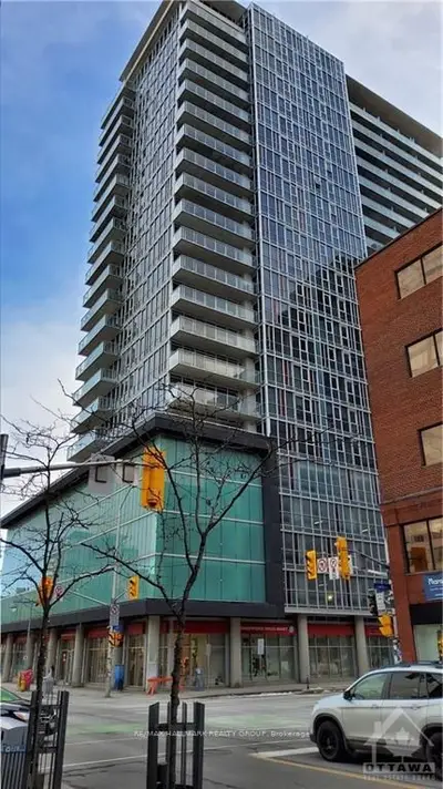 324 Laurier Avenue 1512, Ottawa Centre, On K1p 0a4