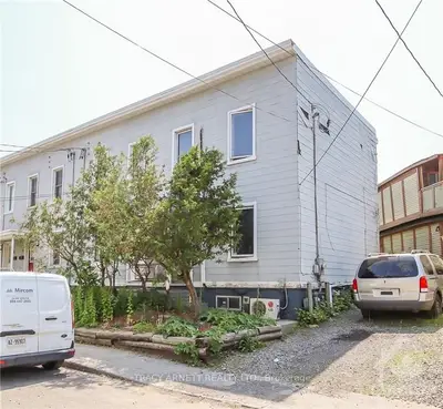8 Robinson Avenue, Lower Town - Sandy Hill, ON K1N 8N9