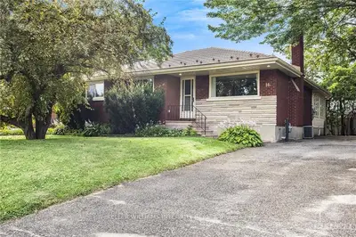 16 ROUNDHAY Drive, South of Baseline to Knoxdale, ON K2G 1B5