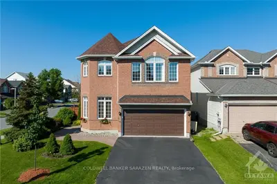 121 WHITESTONE Drive, Carlington - Central Park, ON K2C 4C1