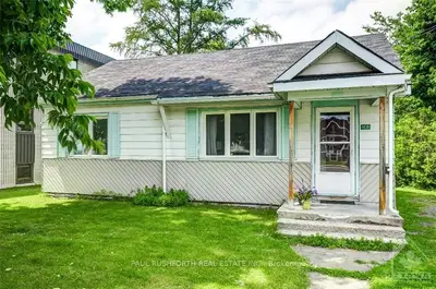 1438 LAURIER Street, Clarence-Rockland, ON K4K 1C7