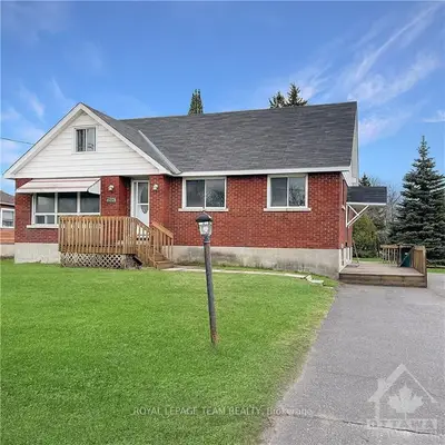 6078 PERTH Street, Stittsville - Munster - Richmond, ON K0A 2Z0