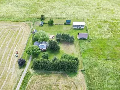 2041 UPPER DWYER HILL Road, Carp - Huntley Ward, ON K0A 1L0