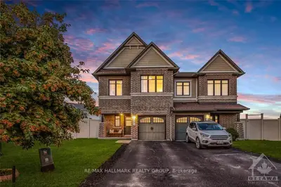 893 ASHENVALE Way, Orleans - Cumberland and Area, ON K4A 0R8