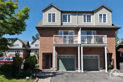 444 EDGEWORTH Avenue, Woodroffe, ON K2B 5L1