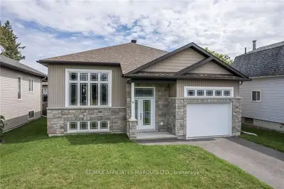 9 QUEEN Street, North Glengarry, ON K0C 1T0