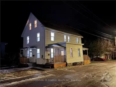 306 CHURCH Street, Pembroke, ON K8A 5V7