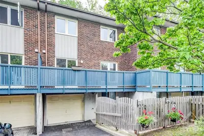 4 VIEWPOINTE, Billings Bridge - Riverside Park and Area, ON K1V 1M5