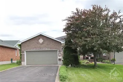 68 AMBERLAKES Drive, Stittsville - Munster - Richmond, ON K2S 2A2