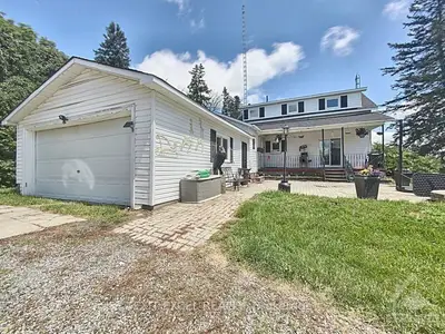 11247 COUNTY RD 3 Road, North Dundas, ON K0E 1J0