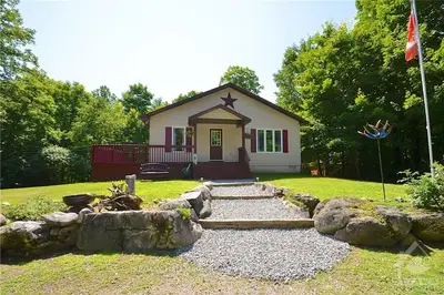 447 BATHURST LINE Road E, Tay Valley, ON K0G 1M0