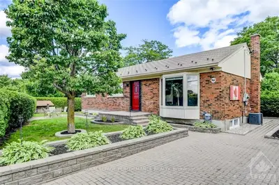 902 GOREN Avenue, Elmvale Acres and Area, ON K1G 2T3