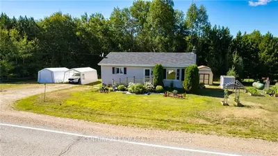 806 CHENAUX Road, Whitewater Region, ON K0J 1Y0