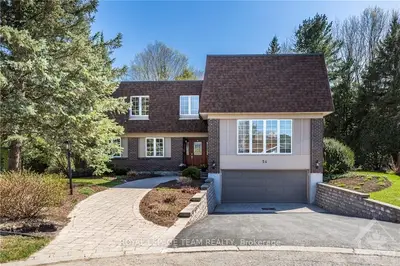 54 GLENDENNING Drive, South of Baseline to Knoxdale, ON K2H 7Y9