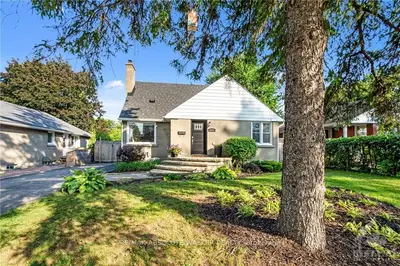 2062 Honeywell Avenue, Carlingwood - Westboro And Area, On K2a 0p8