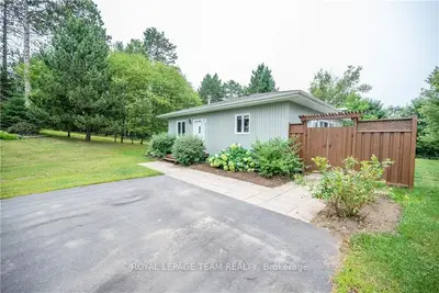 86 PETER Street, Madawaska Valley, ON K0J 1B0