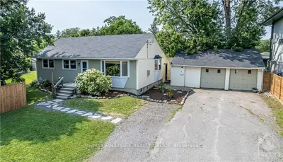 119 FIELDROW Street, Meadowlands - Crestview and Area, ON K2G 2Y8
