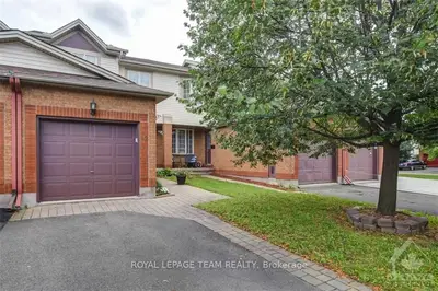 42 Inverkip Avenue, Hunt Club - South Keys And Area, On K1t 4b8