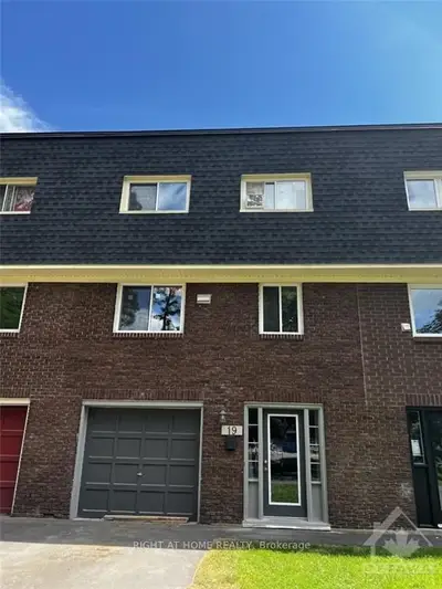 19 PENTRY Lane, Glebe - Ottawa East and Area, ON K1S 0X1