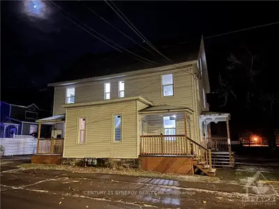 302 CHURCH Street, Pembroke, ON K8A 4L3