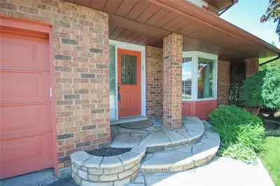 14 IVYLEA Street, South of Baseline to Knoxdale, ON K2G 4X5