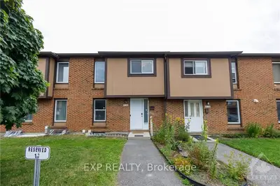 3120 STOCKTON Drive, Blossom Park - Airport and Area, ON K1T 1S1