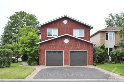 56 CASTLETHORPE Crescent, South of Baseline to Knoxdale, ON K2G 5R1