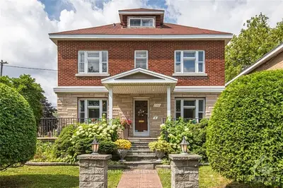 240 BAYSWATER Avenue, Dows Lake - Civic Hospital and Area, ON K1Y 2G7