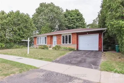 1495 BEAVERPOND Drive, Cyrville - Carson Grove - Pineview, ON K1B 3X5