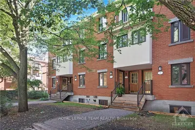 9 BLUE MOON, Manor Park - Cardinal Glen and Area, ON K1K 4K5