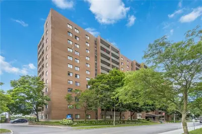 1100 Ambleside Drive 209, Woodroffe, On K2b 8g6