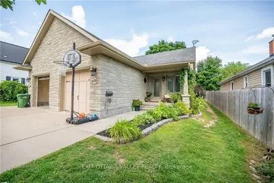 629 CENTRE Street, Pembroke, ON K8A 1K7