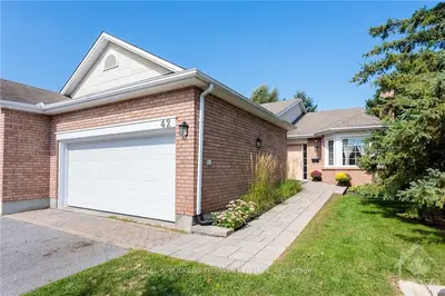 42 Grand Harbour Court, Stittsville - Munster - Richmond, On K2s 1h1
